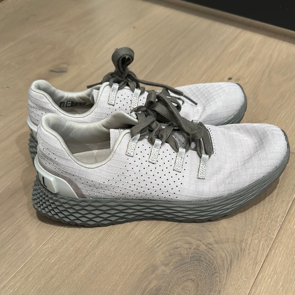 NOBULL Gray Sneakers with Breathable Mesh and Cushioned Sole
